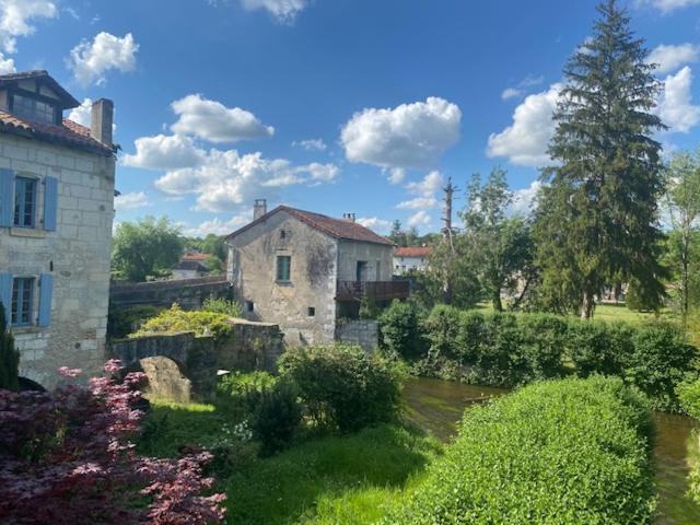 Hostellerie Les Griffons Bourdeilles Exterior photo