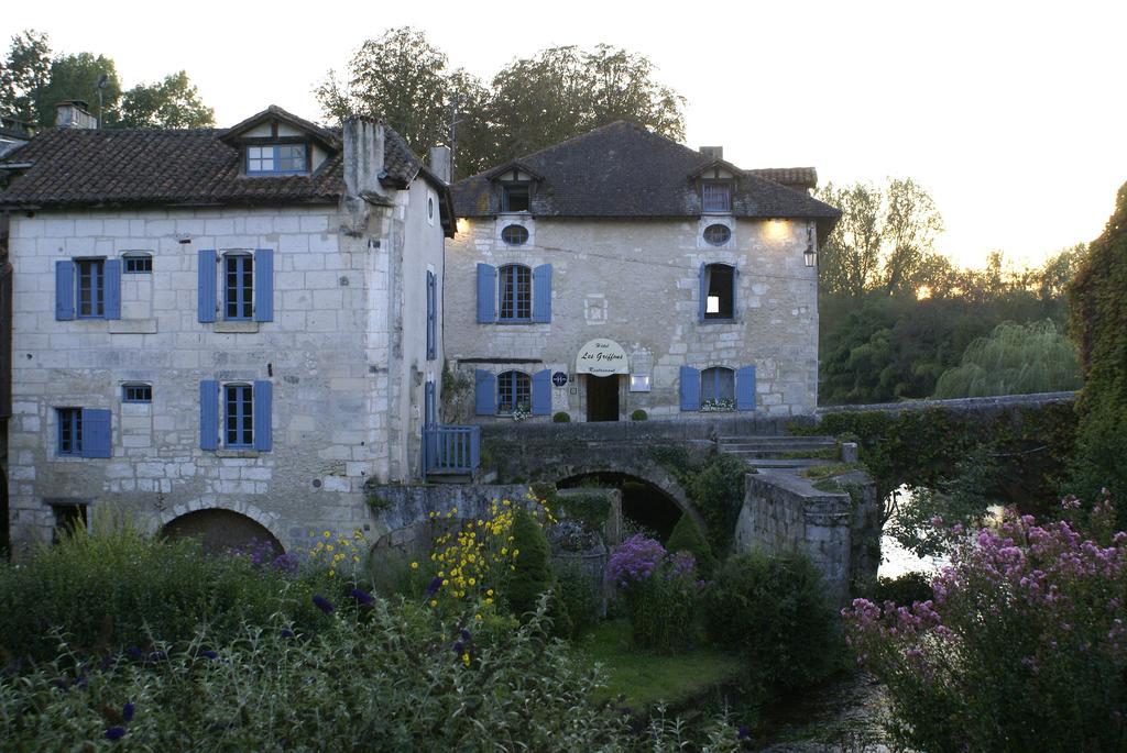 Hostellerie Les Griffons Bourdeilles Exterior photo